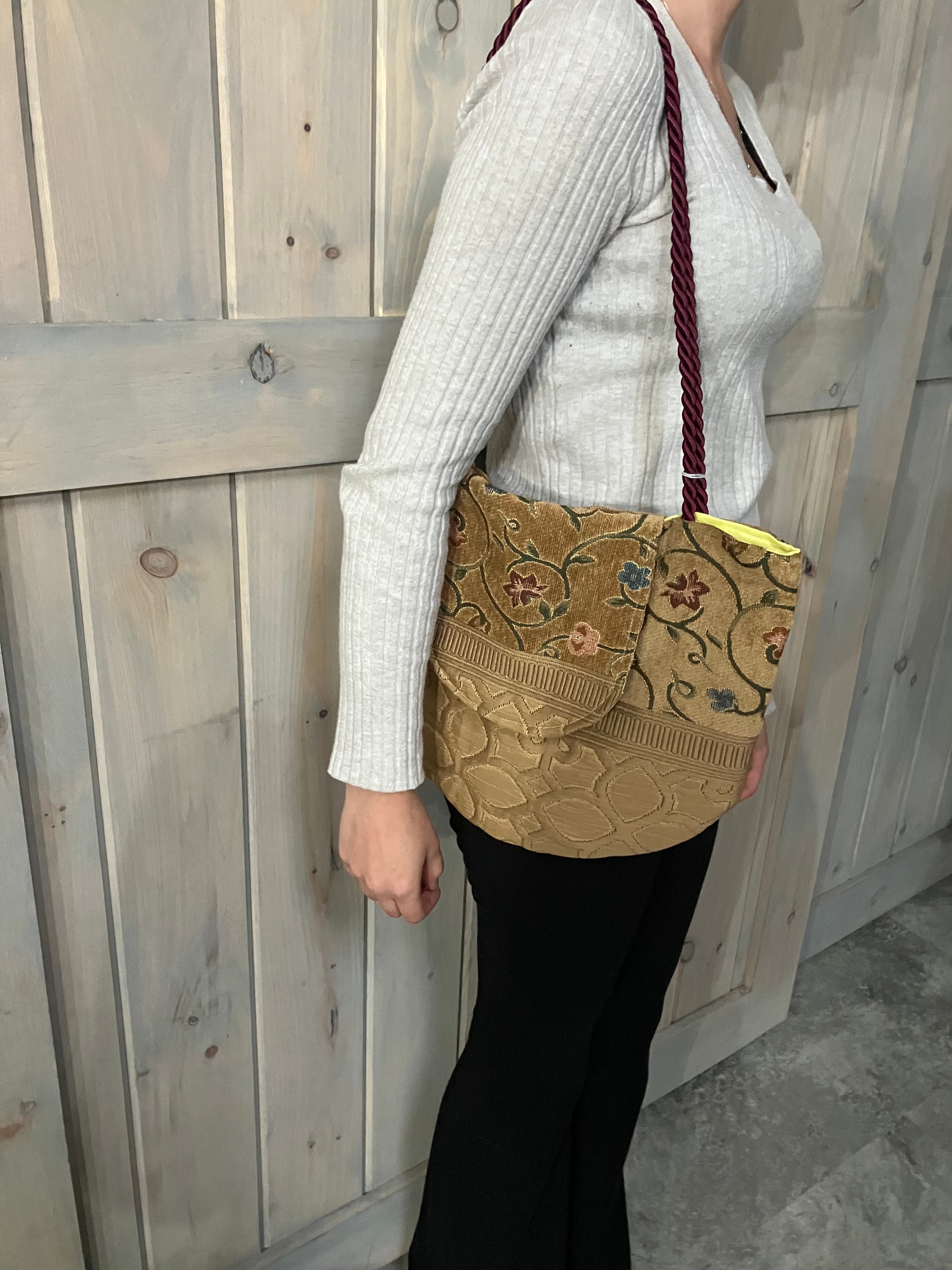 Carpet/ upholstery purse